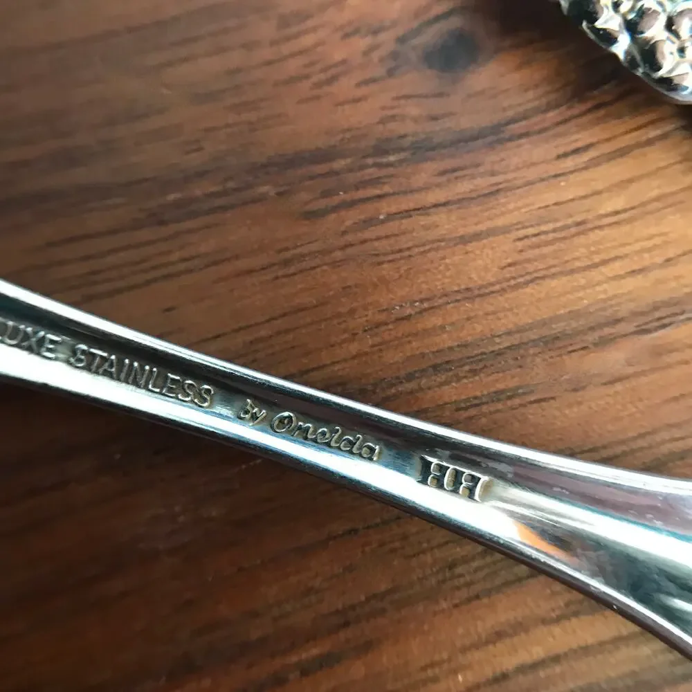Oneida RAPHAEL stainless glossy flatware - set of 4 oval place spoons